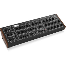 Behringer PRO-1 аналоговый синтезатор, 2 осцилятора Curtis3340, 4-полюсный фильтр, 2 огибающие ADSR, секвенсор, арпеджиатор