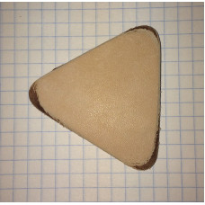 P712 Медиатор кожаный для гуслей, треугольный, Мозеръ